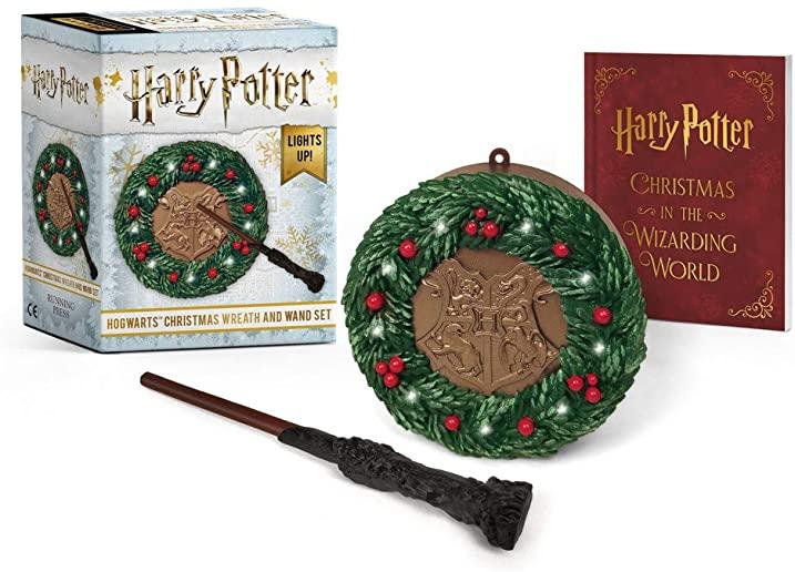 Harry Potter: Hogwarts Christmas Wreath and Wand Set: Lights Up!